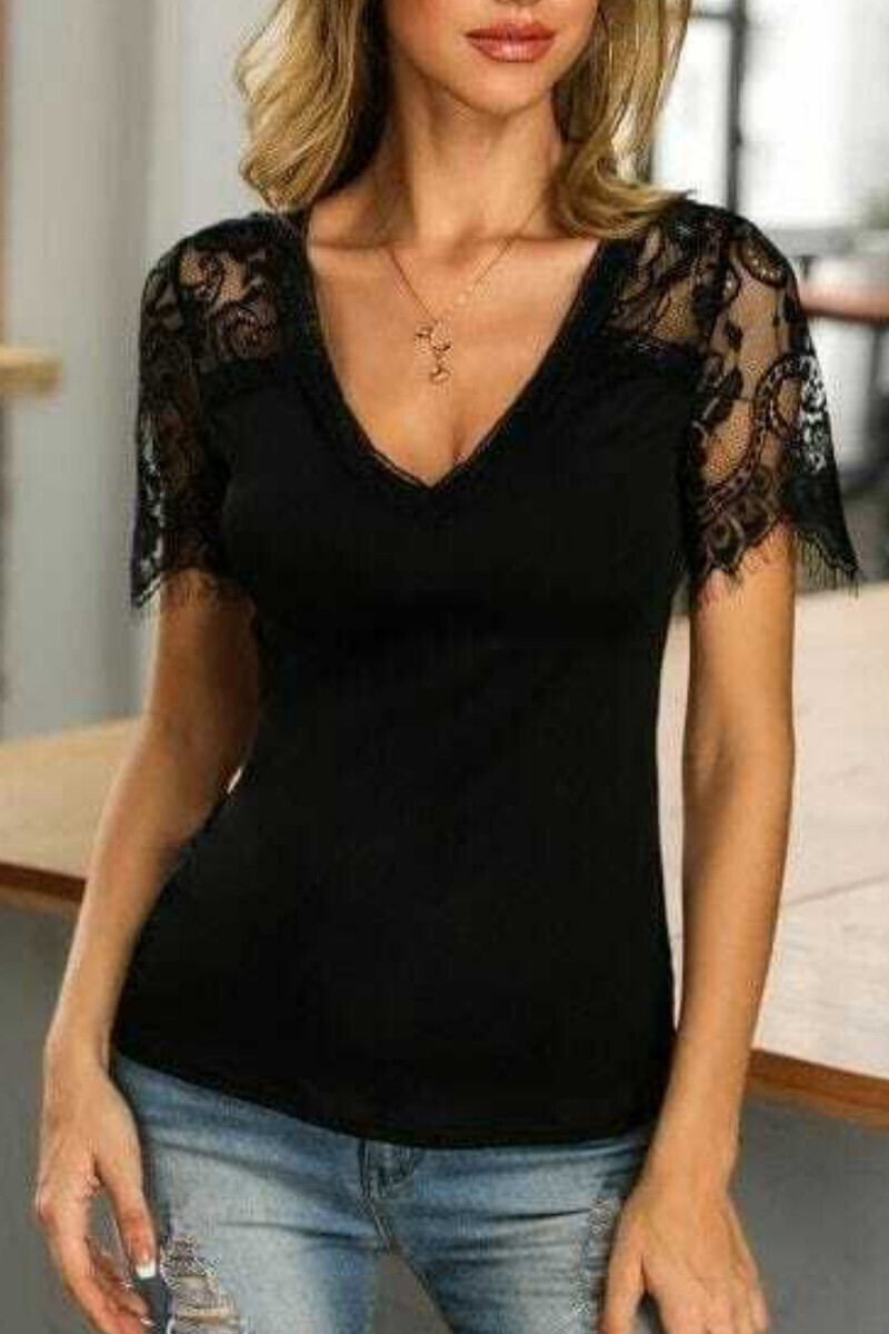 Dantelli Kısa Kollu V Yaka Viskon Bluz