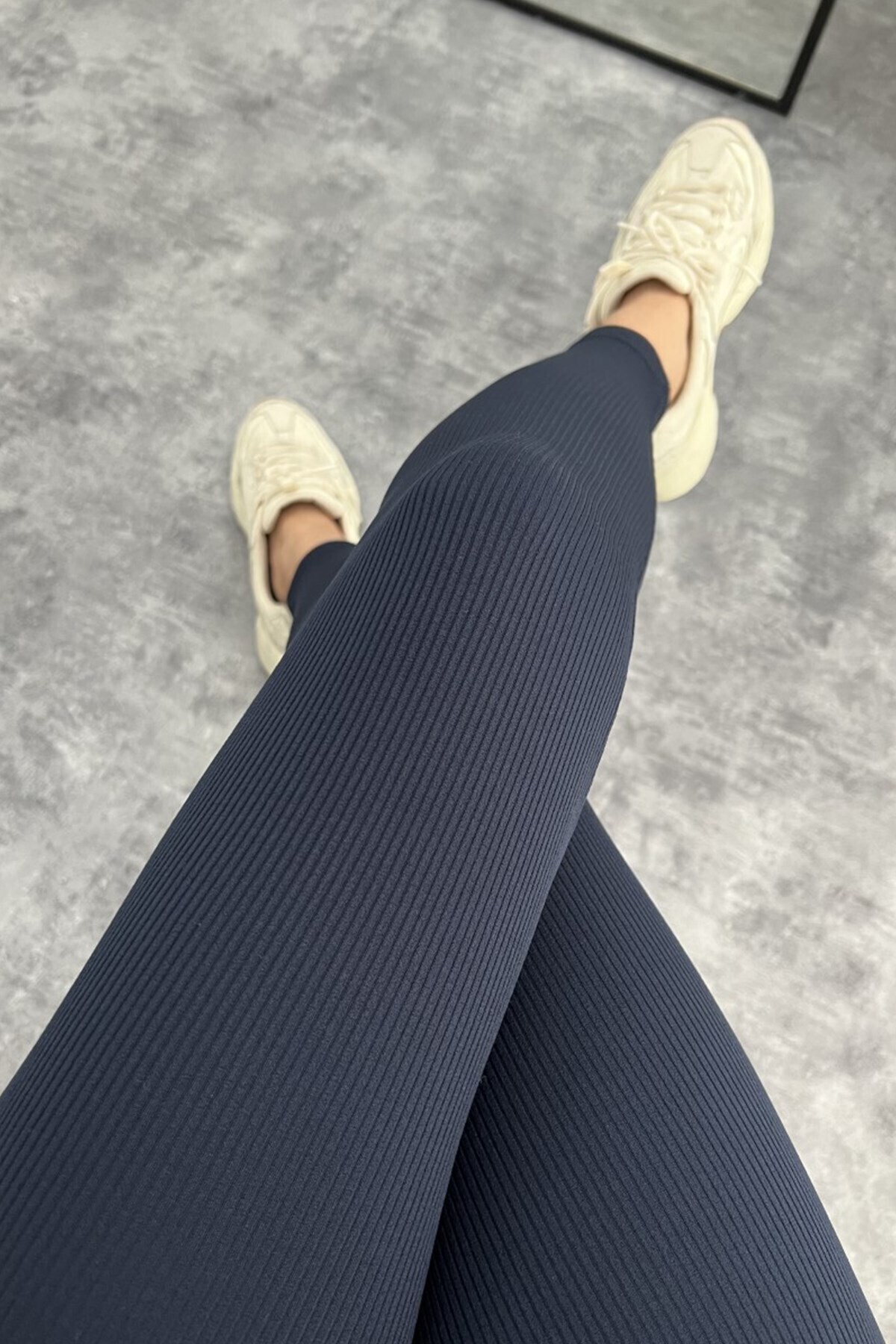 Beli ve Basen İncelten Fitilli Tayt - İçi Şardonlu