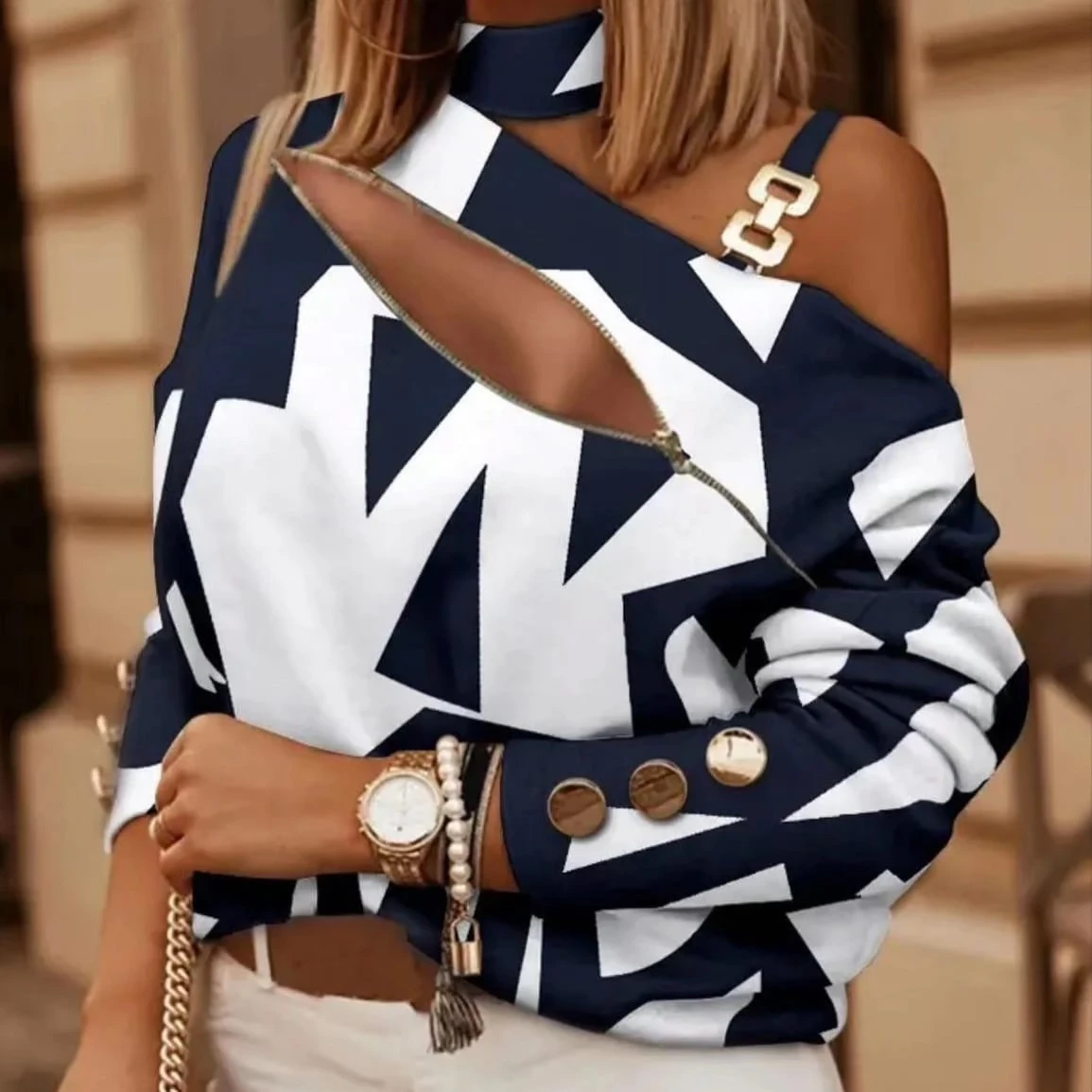 Atlas Kumaş Omzu Tokalı Yakası Fermuarlı  Tasarım Bluz