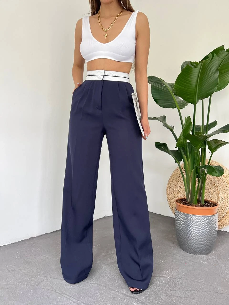 Bel Detaylı Cepli Tasarım Pantolon