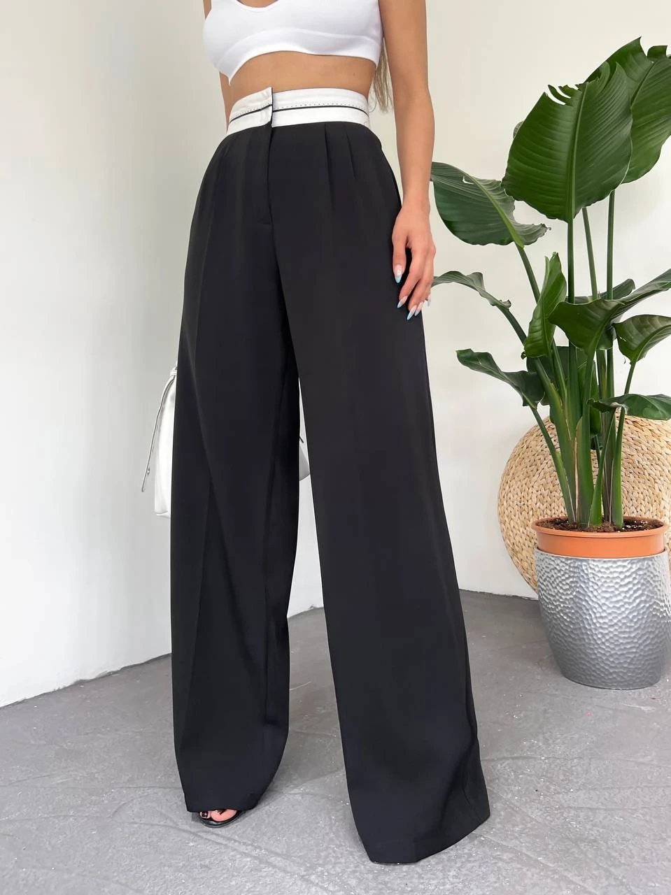 Bel Detaylı Cepli Tasarım Pantolon