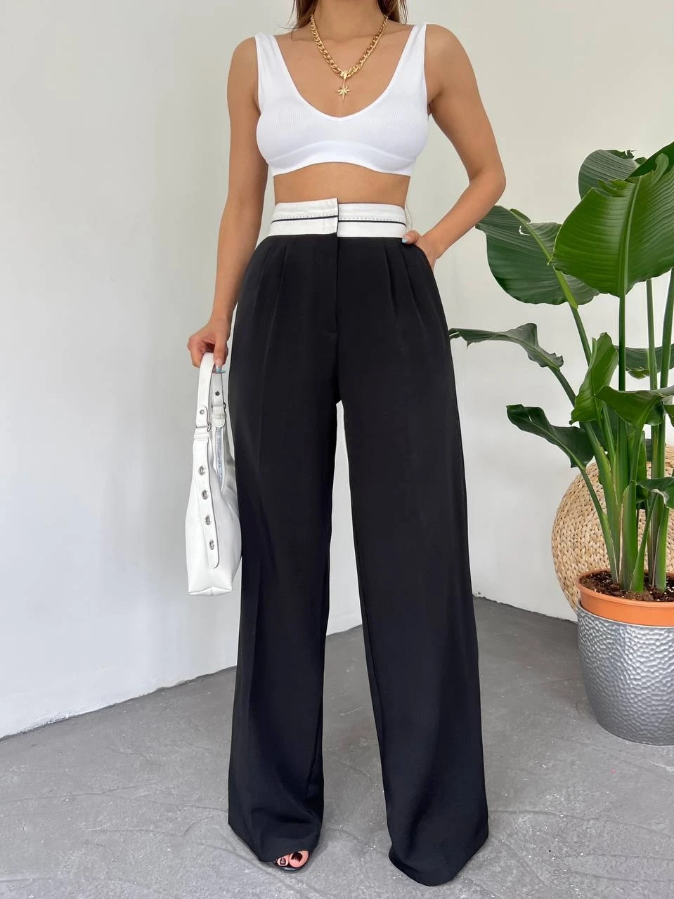 Bel Detaylı Cepli Tasarım Pantolon