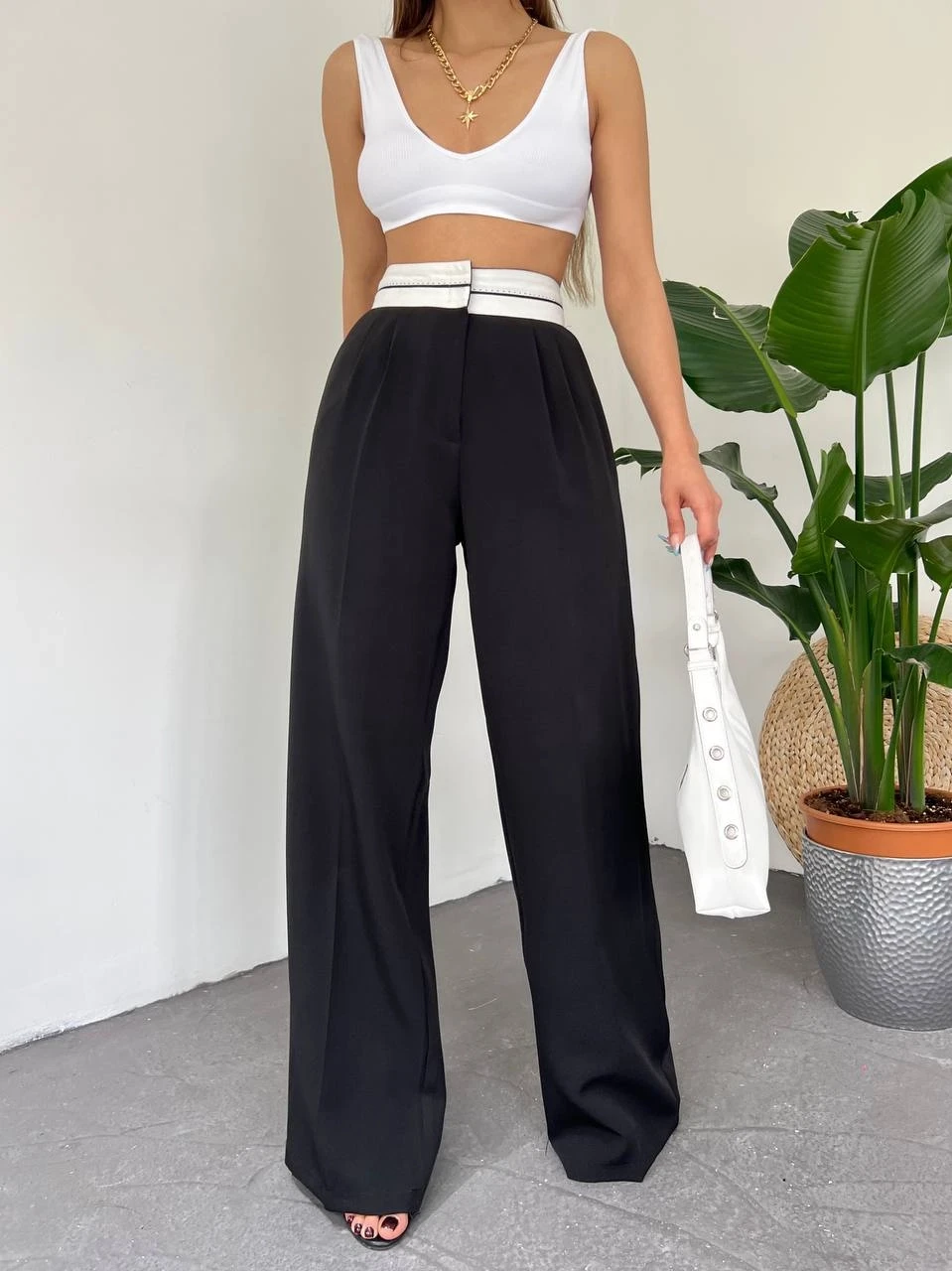 Bel Detaylı Cepli Tasarım Pantolon