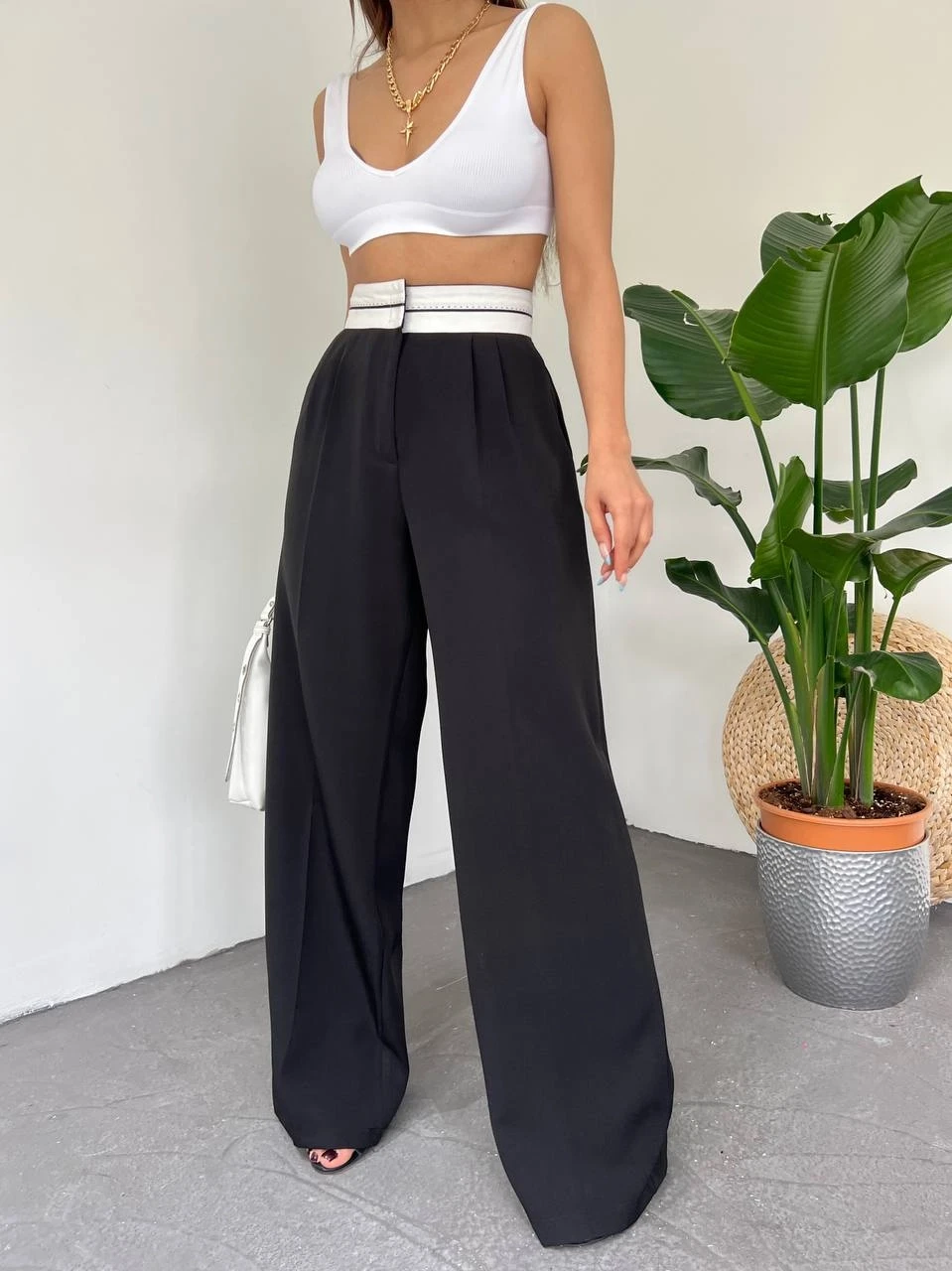 Bel Detaylı Cepli Tasarım Pantolon