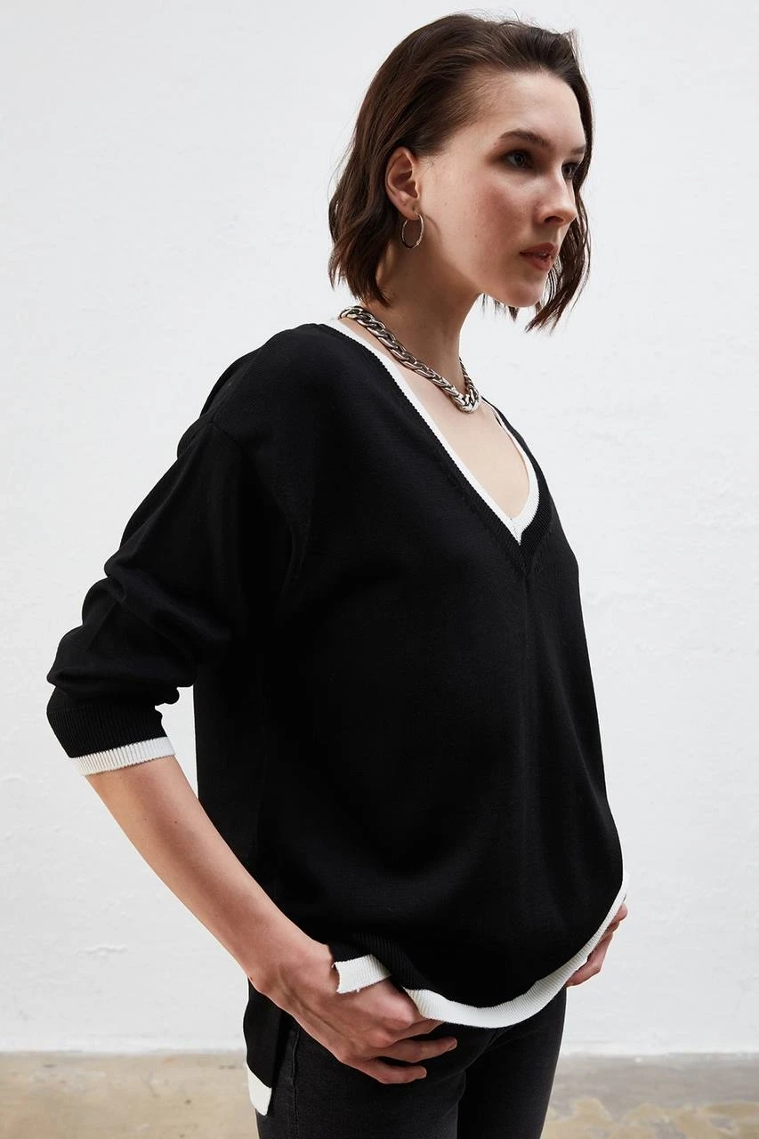 Biyeli V yaka Triko Kazak