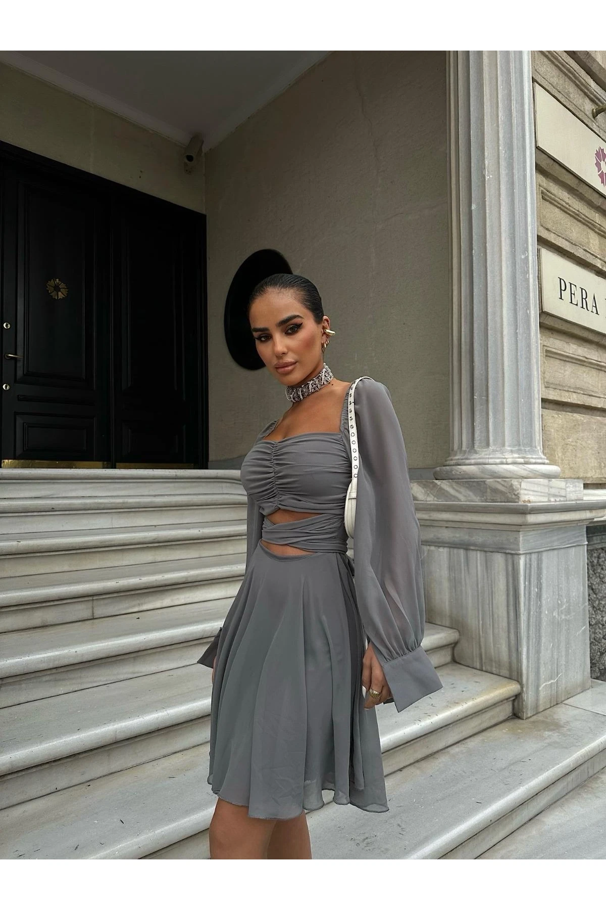 Büzgülü Fırfır Detaylı  Şifon Elbise