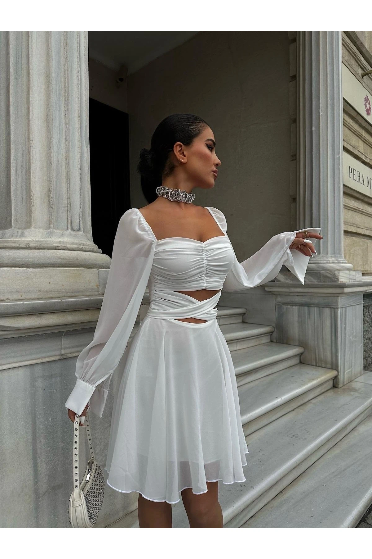 Büzgülü Fırfır Detaylı  Şifon Elbise