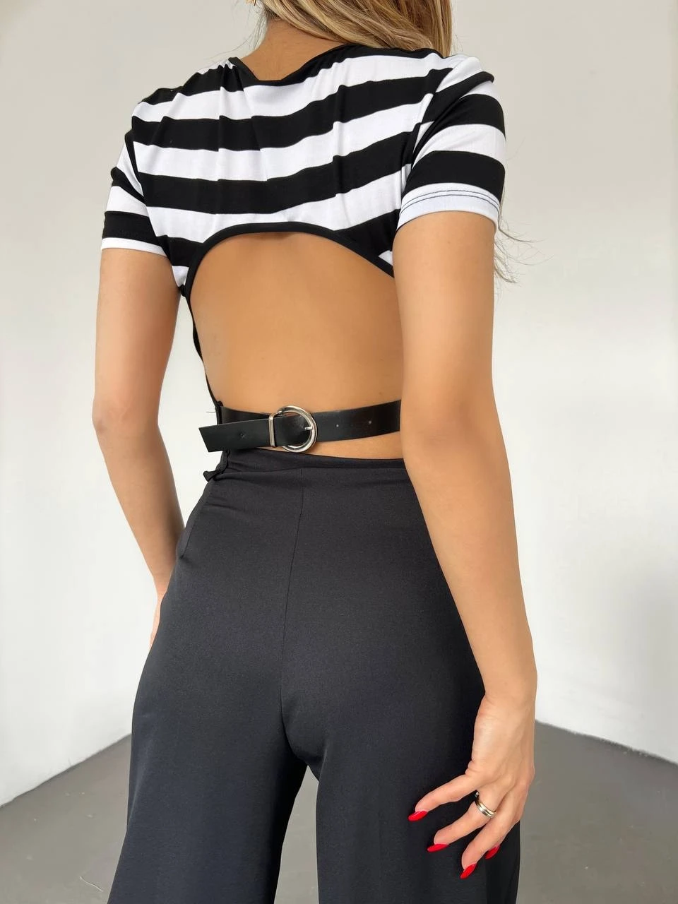 Çizgili Viskon Likralı Kumaş Sırt Dekolteli Kemer Detaylı  Croptop