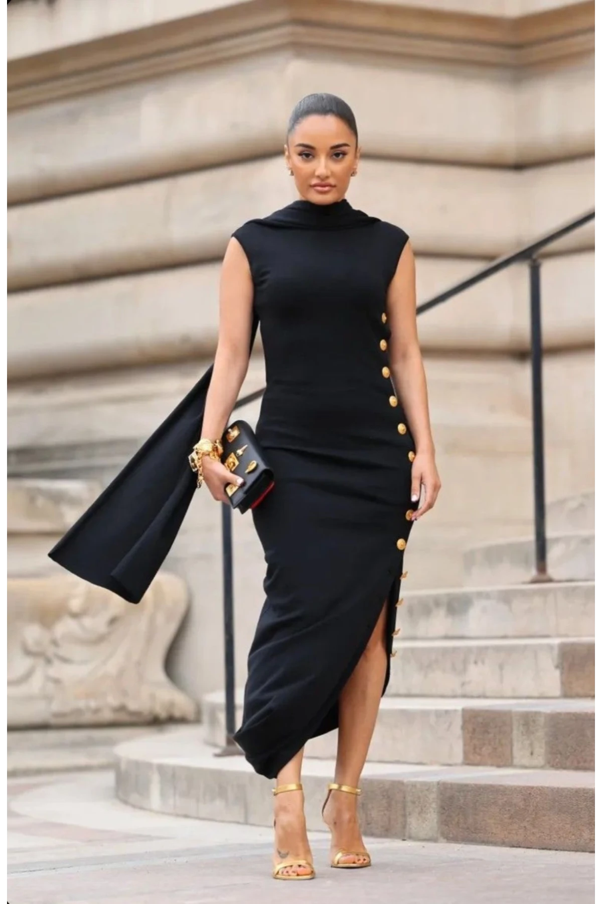 Dalgıç Kumaş Düğme Detaylı Şal Aksesuarlı Elbise