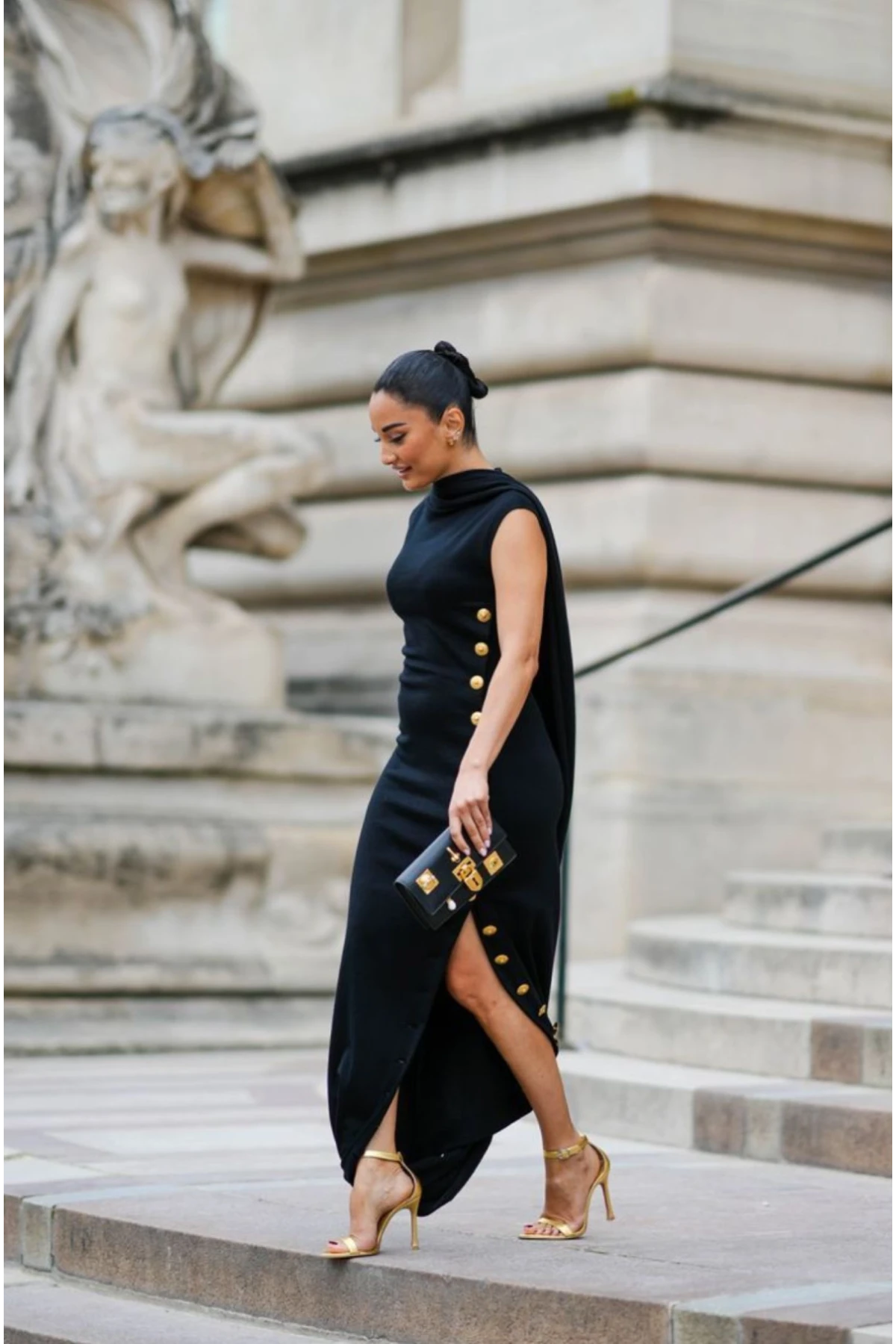 Dalgıç Kumaş Düğme Detaylı Şal Aksesuarlı Elbise