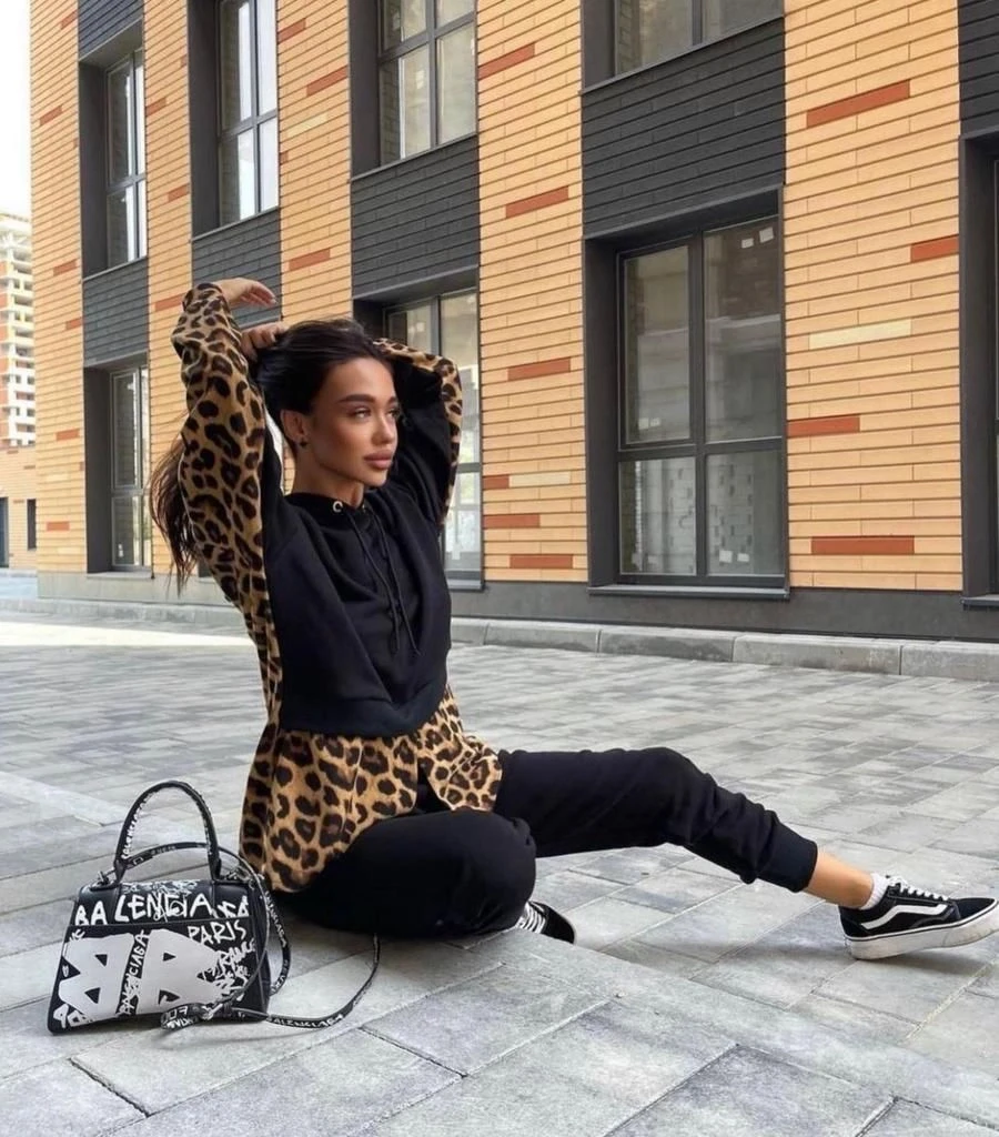 Dalgıç Ve Jesika  Kumaş Leopar Garnili Takım