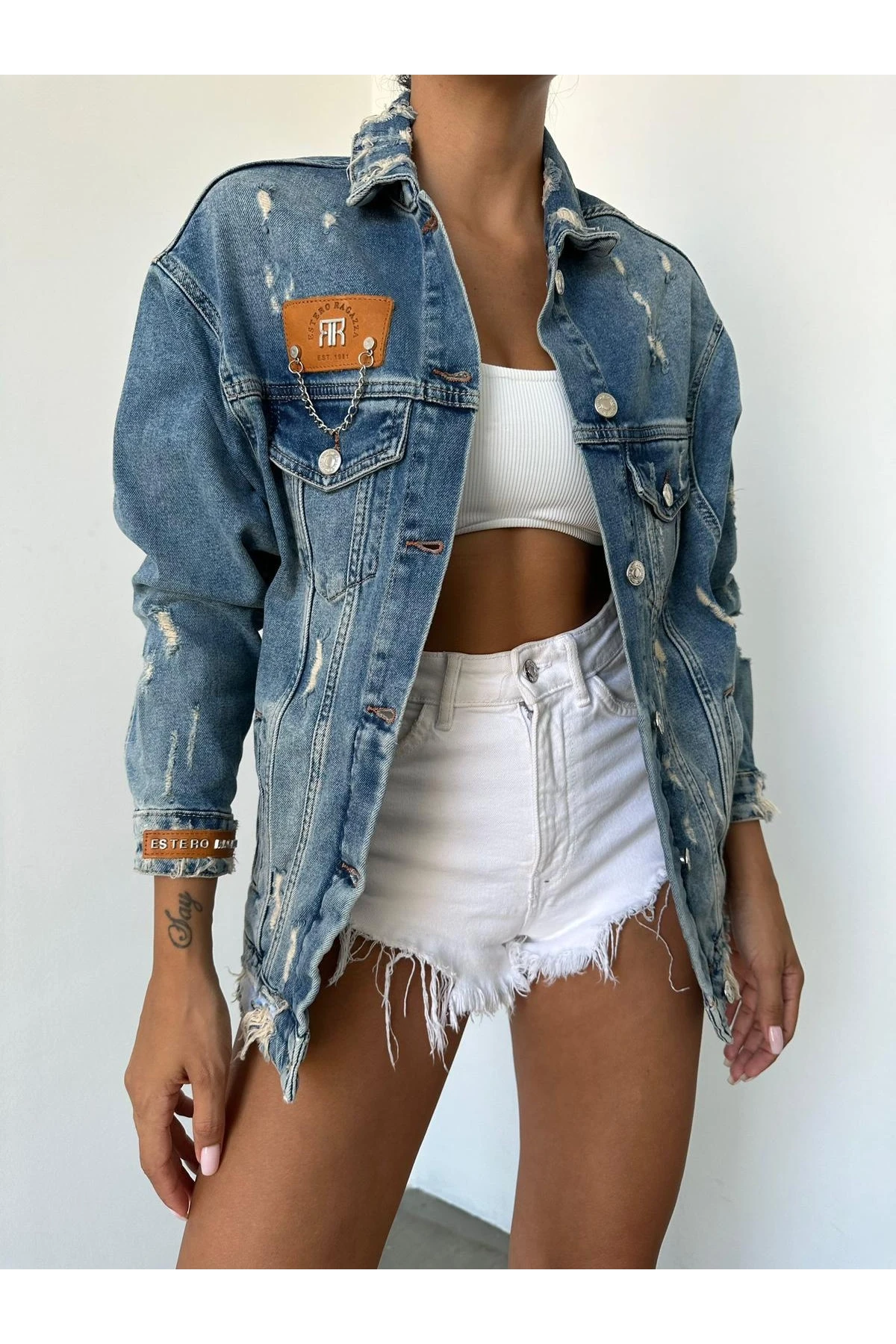 Deri Zincir ve Kol Manşet Deri Detay Denim Kot Ceket