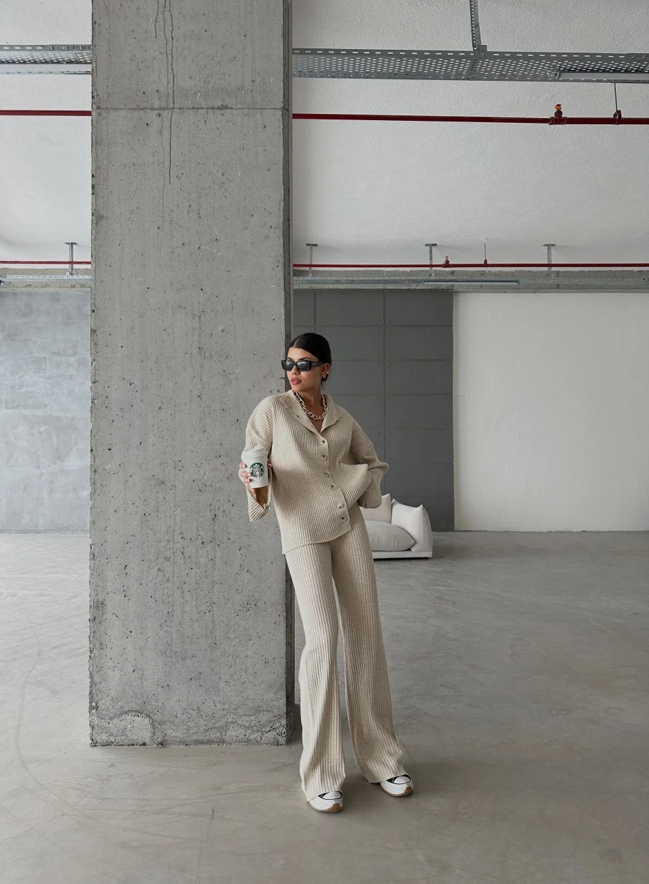 Düğmeli Triko Takım