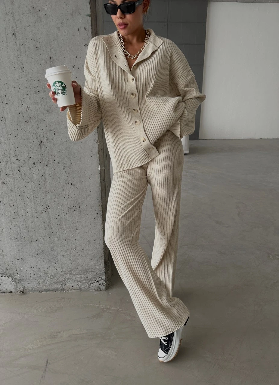 Düğmeli Triko Takım