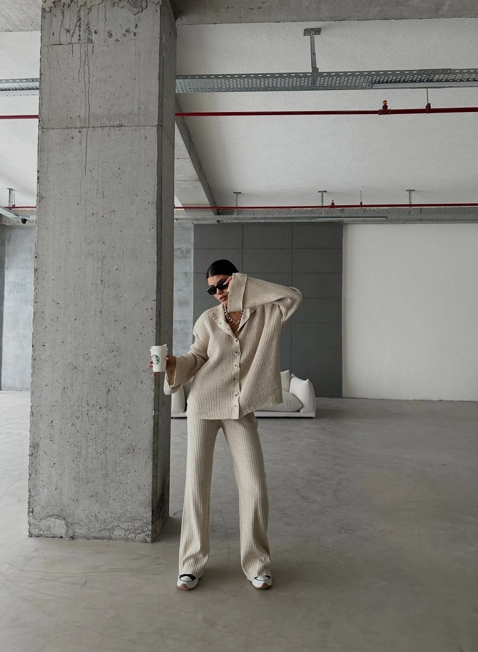 Düğmeli Triko Takım