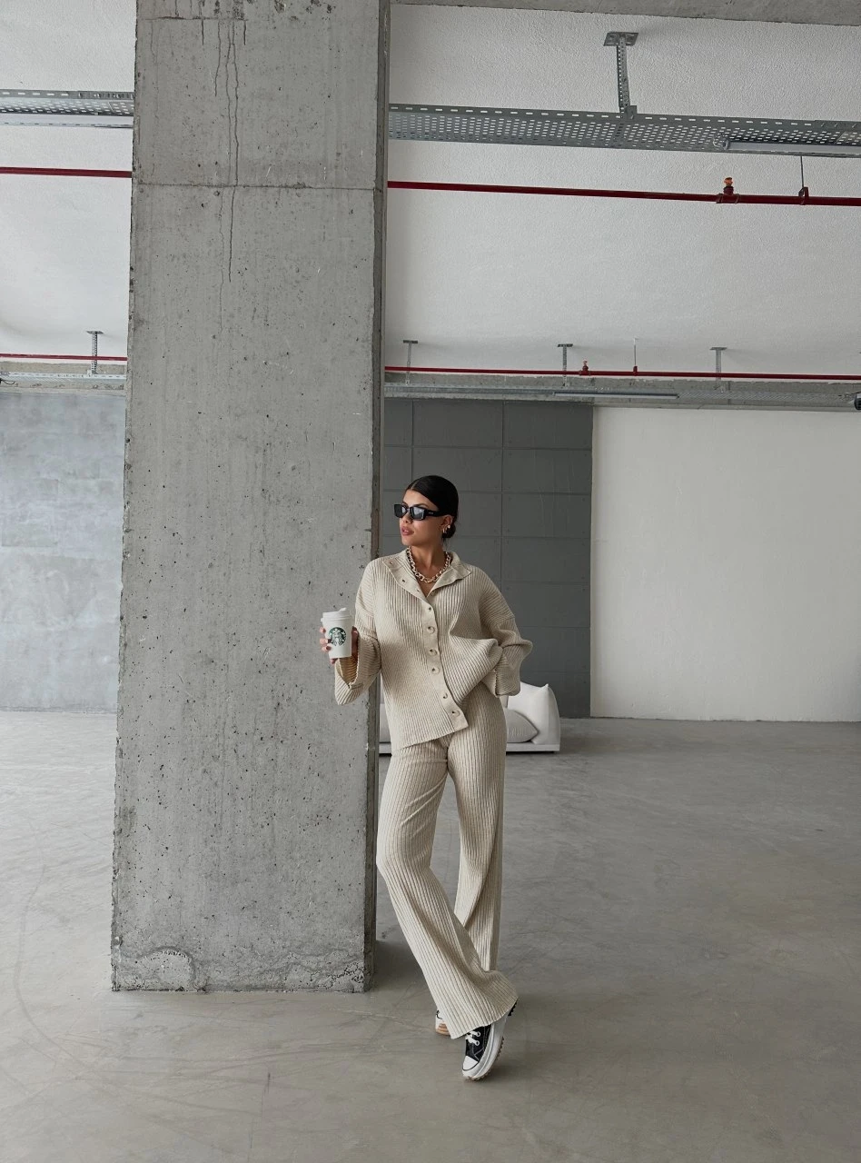 Düğmeli Triko Takım