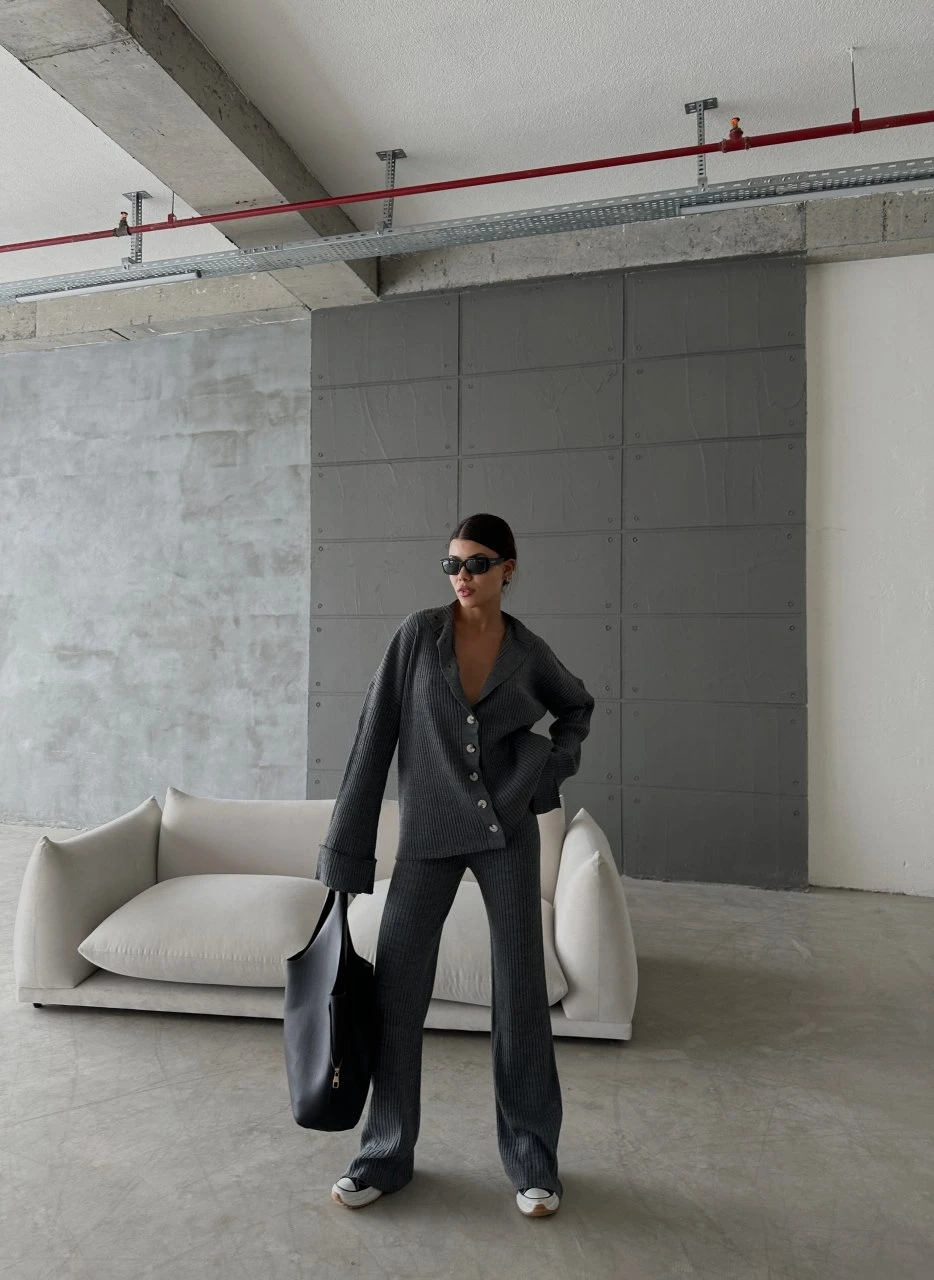 Düğmeli Triko Takım