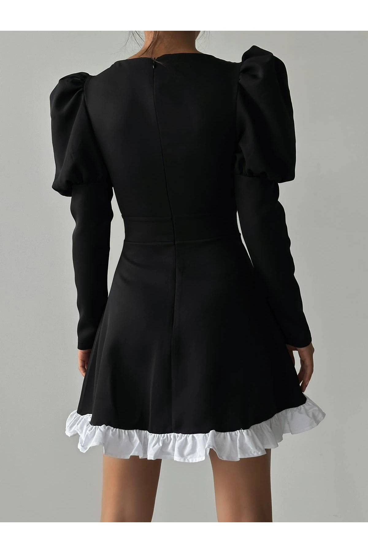 Eteği Garnili Atlas Kumaş Elbise