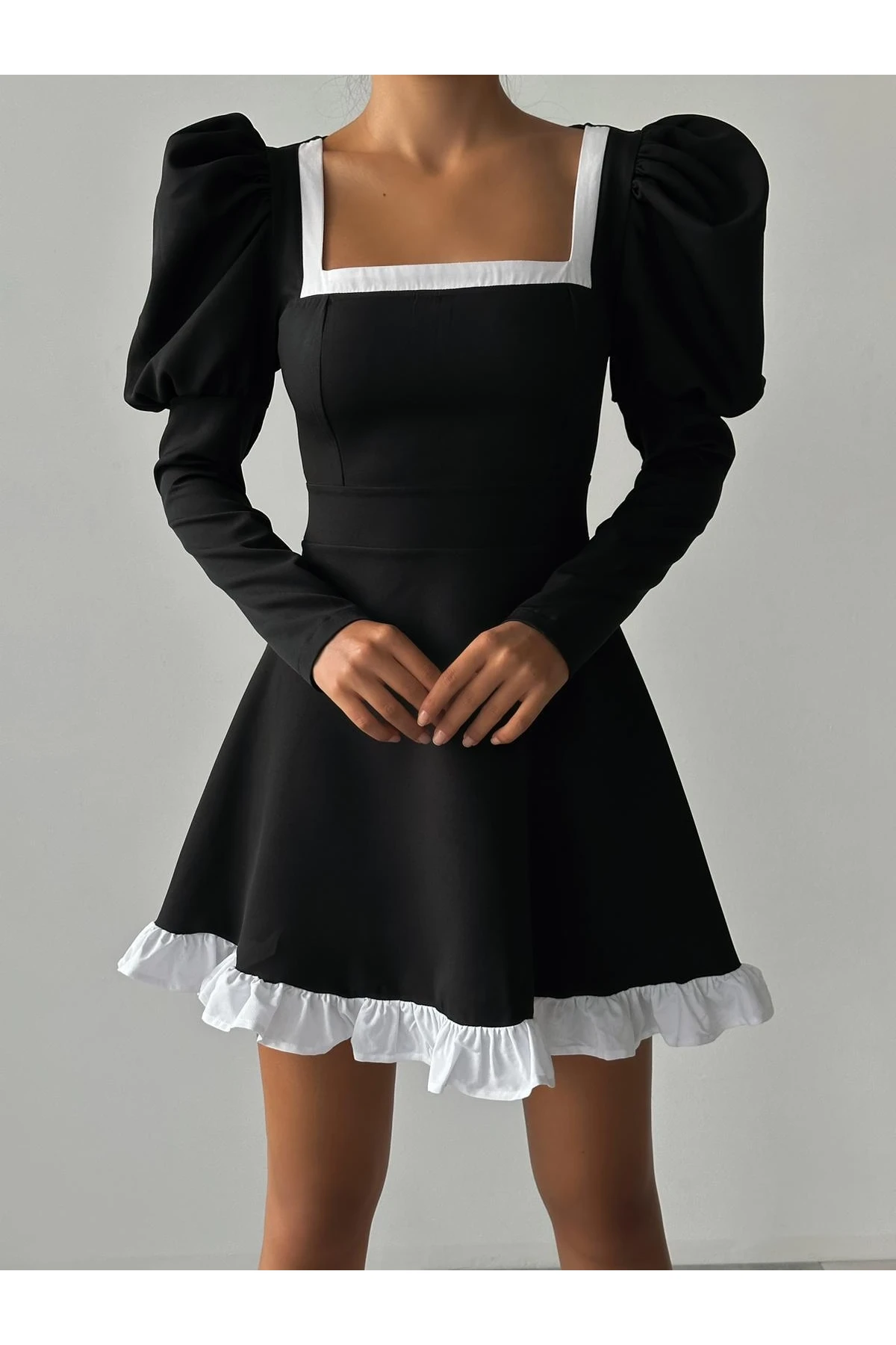 Eteği Garnili Atlas Kumaş Elbise