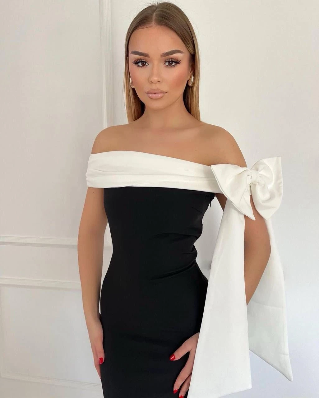 Fiyonk Detaylı Elbise