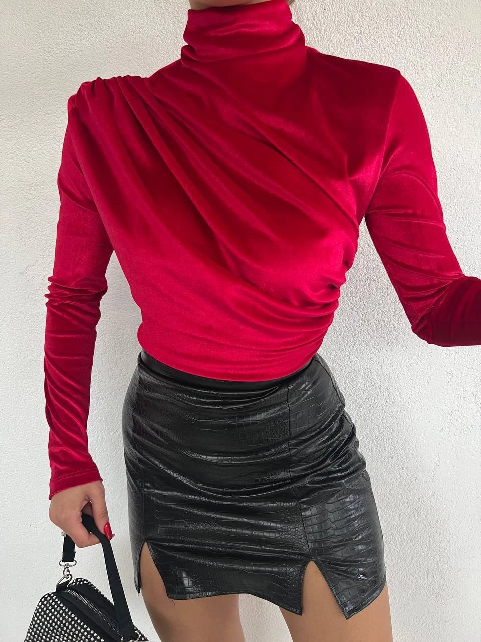 İthal İnci Kadife Kumaş Omuz ve Bel Pile Dik Yaka Bluz