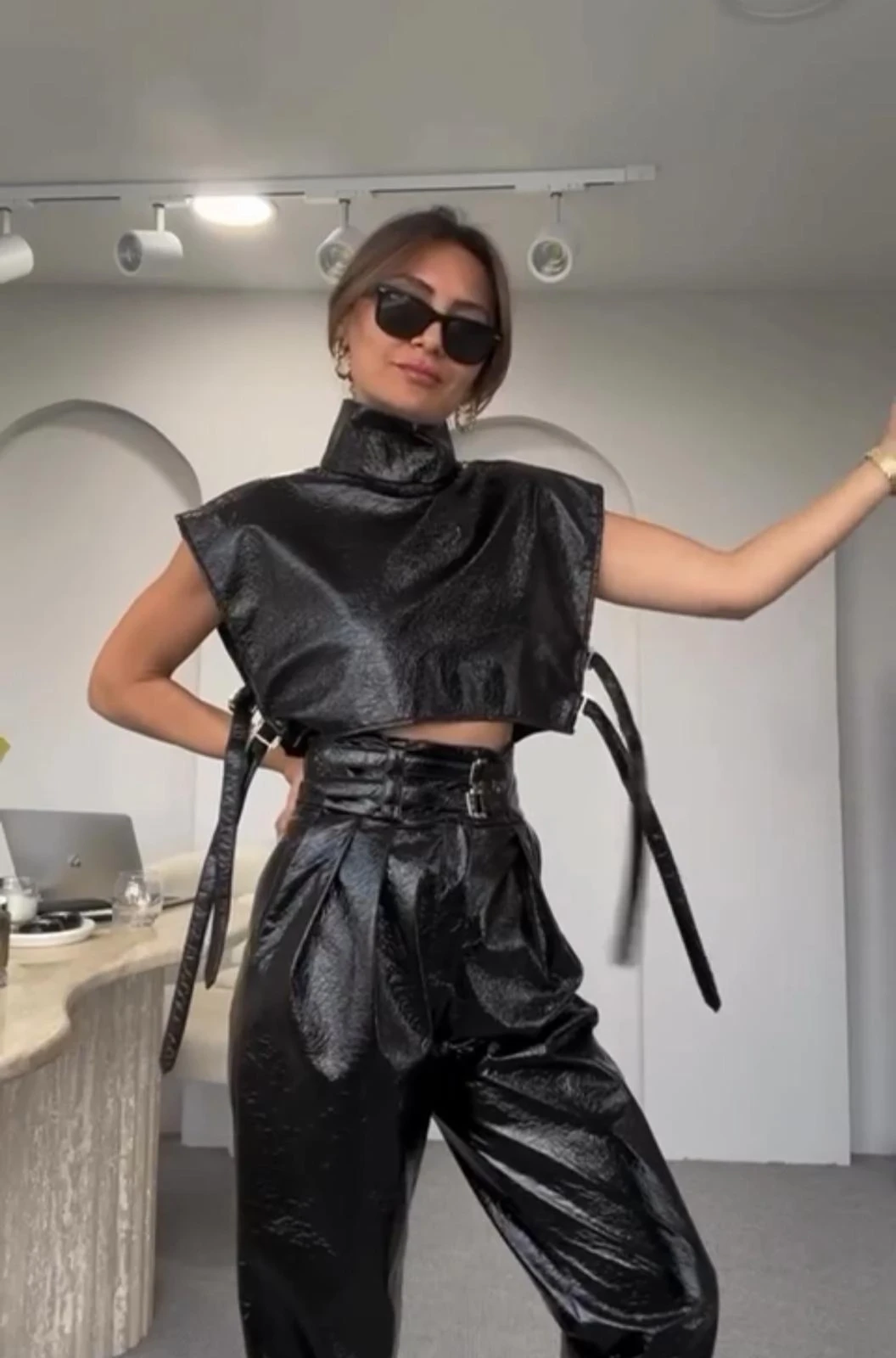 İthal Parlak Deri Kumaş 2 li Kemer Detaylı Takım