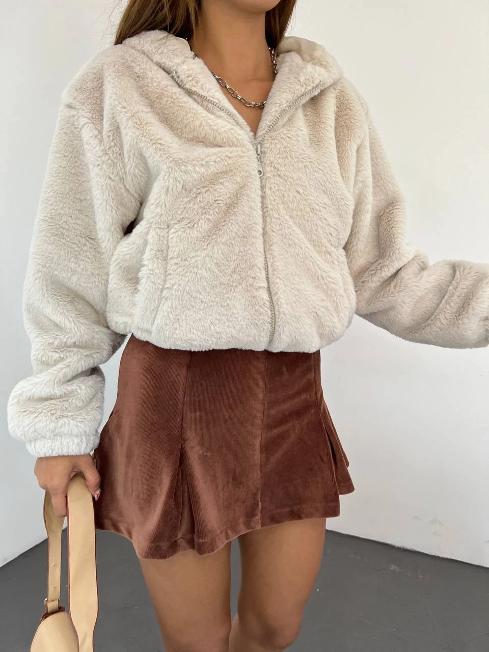 İthal Peluş İçi Astarlı Kapşonlu Mont