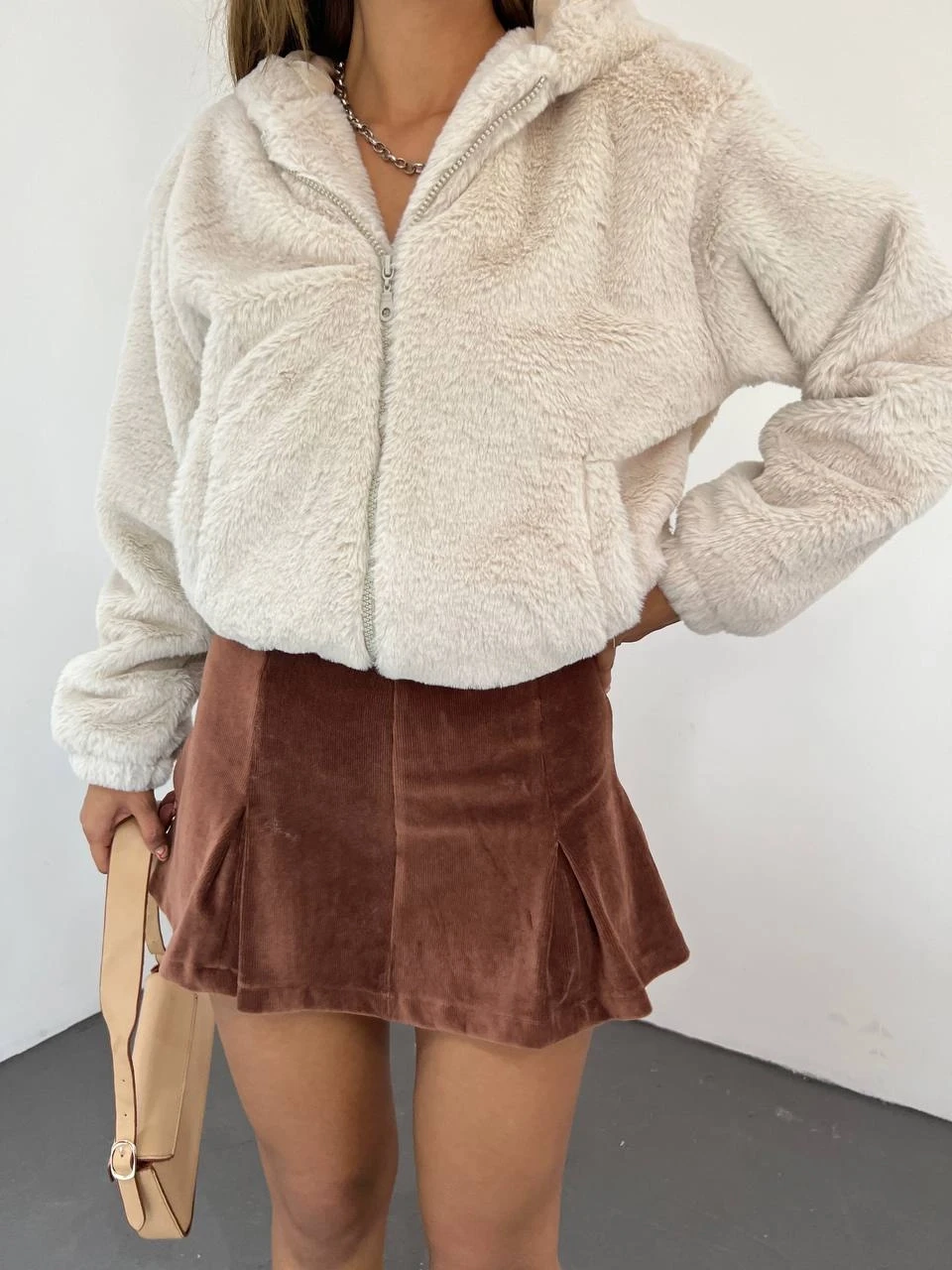 İthal Peluş İçi Astarlı Kapşonlu Mont