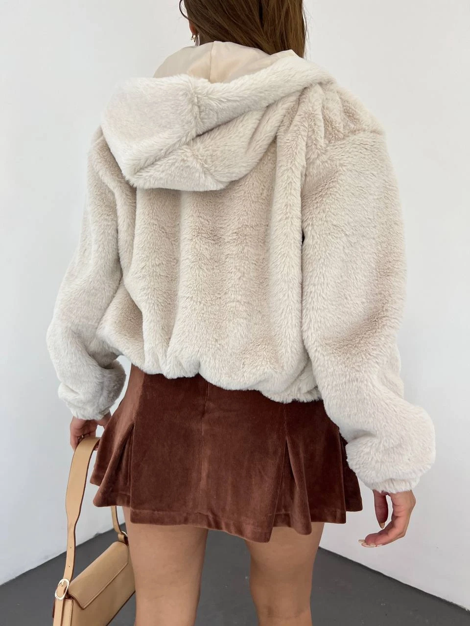 İthal Peluş İçi Astarlı Kapşonlu Mont