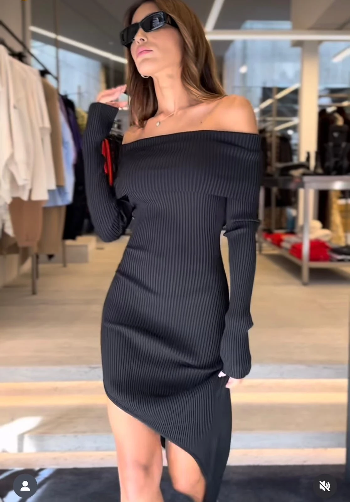 Kayık Yaka Asimetrik  Elbise