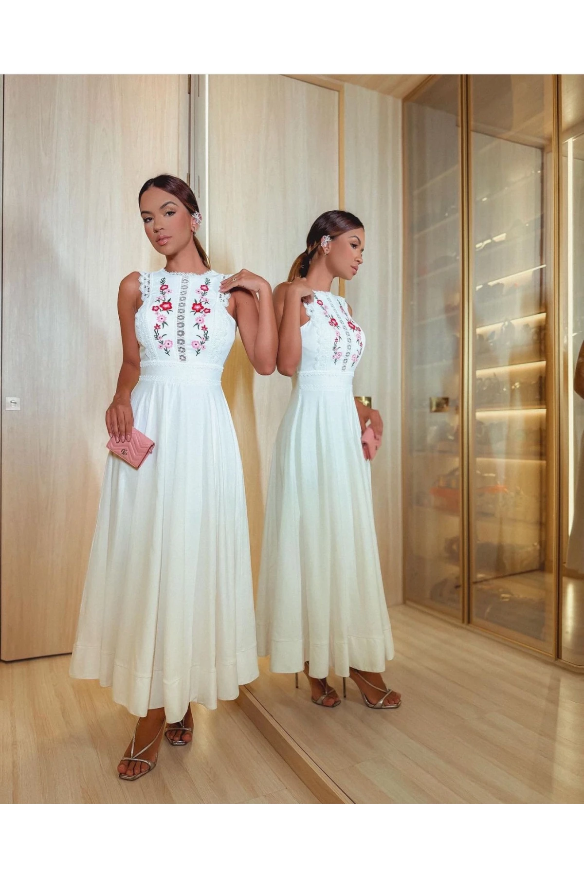 Keten Kumaş Nakış ve Dantel Detaylı Tasarım Elbise