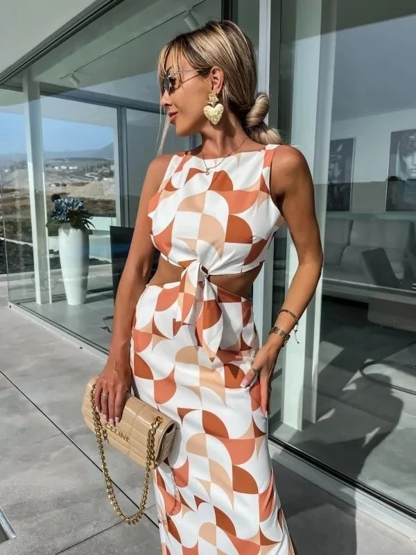 Mikro Kumaş Belden Bağlamalı Sırtı Pencereli Elbise & Takım