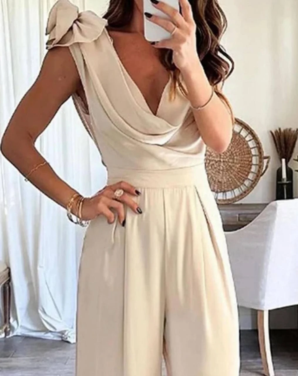 Omuzları Gül İşlemeli Tasarım Tulum