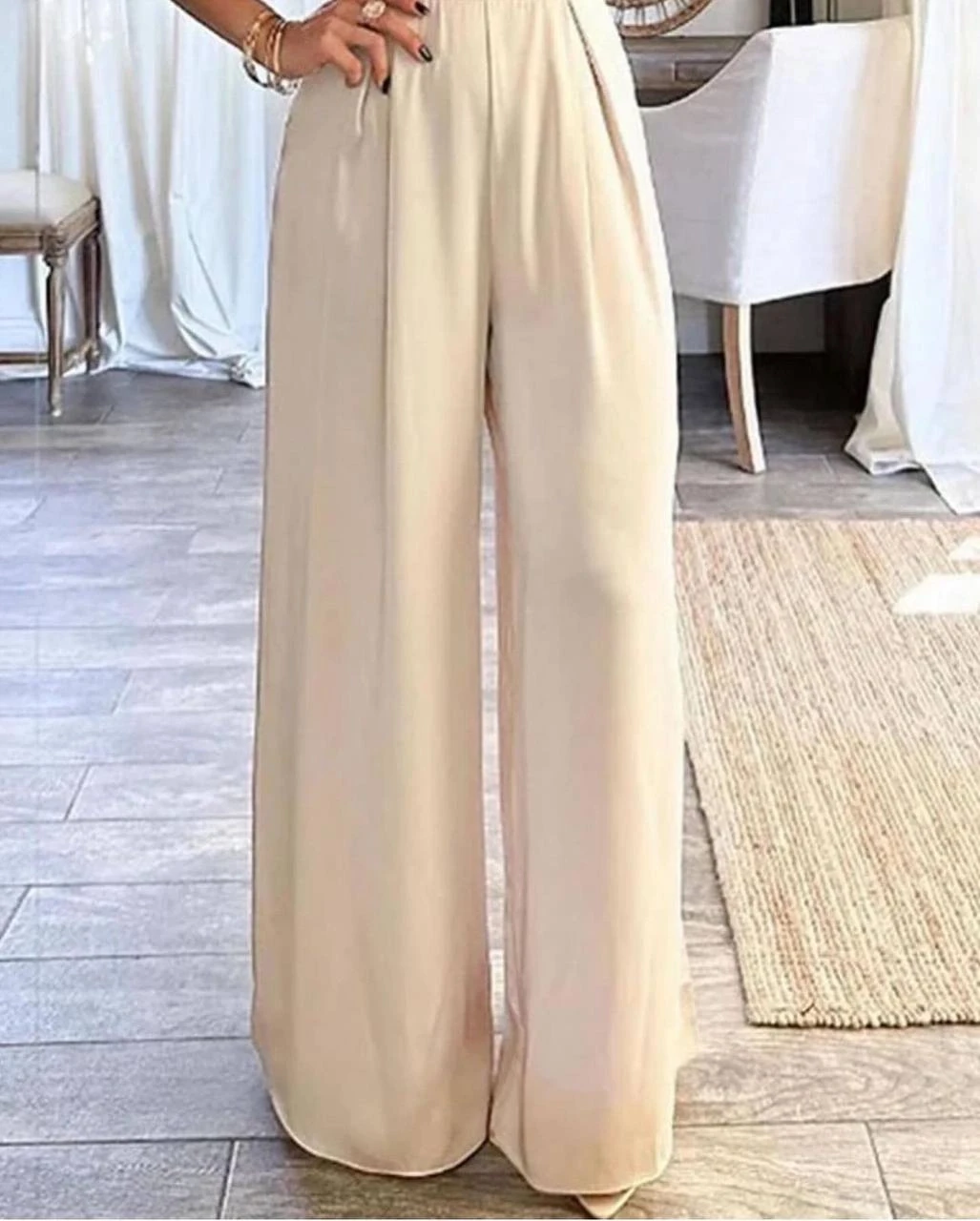 Omuzları Gül İşlemeli Tasarım Tulum