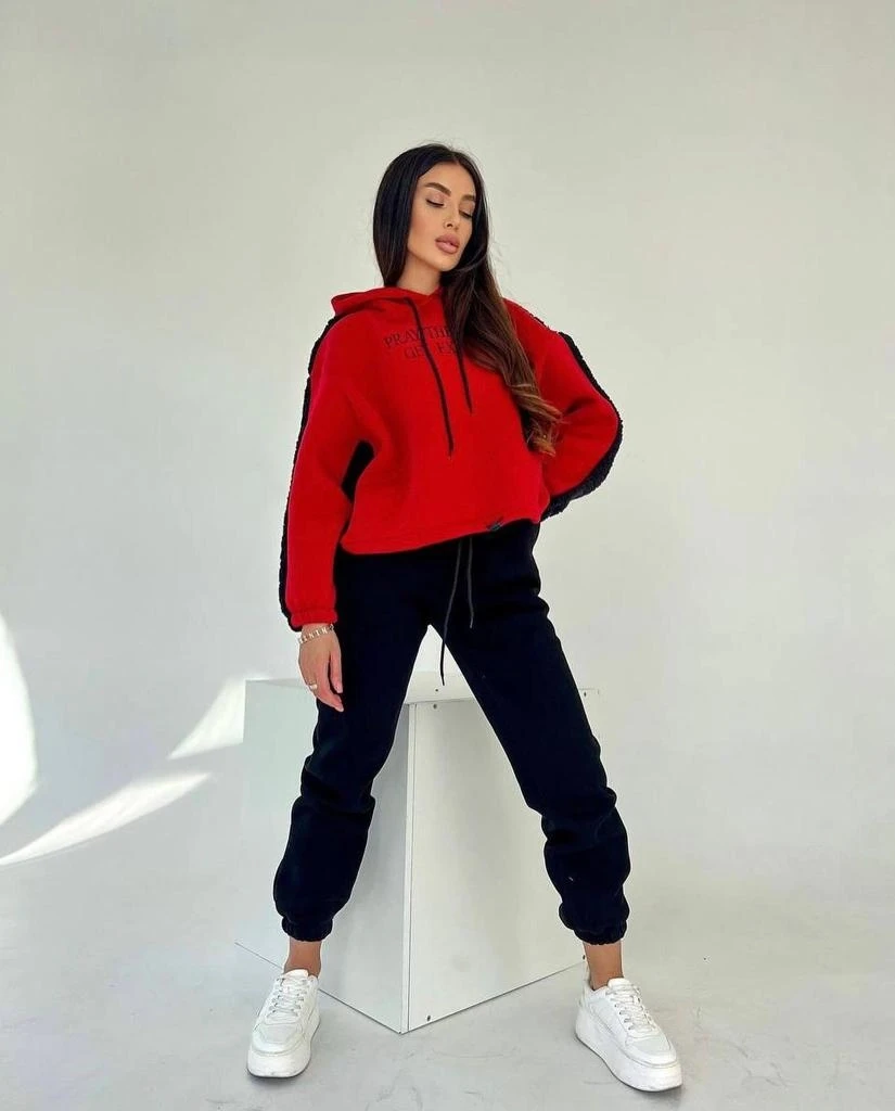 **Ön Sipariştedir 14 Kasımda Kargolanıcak** 3 İplik Kolları Polar Detaylı Tasarım Takım