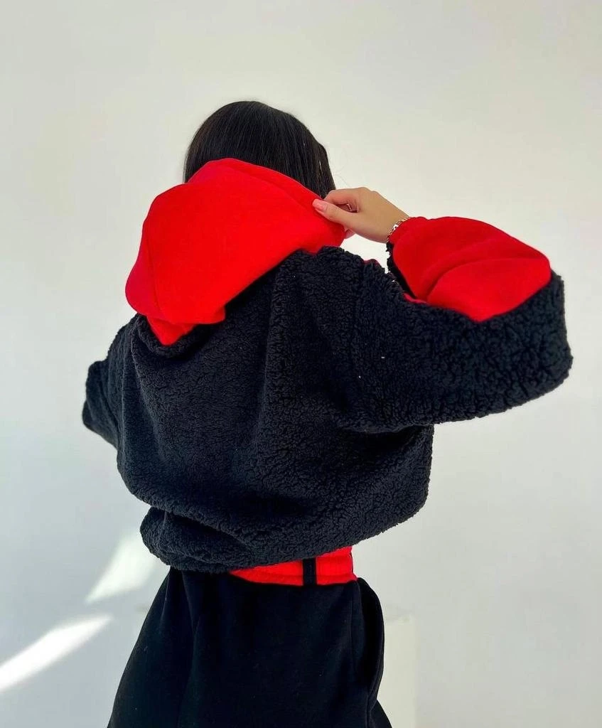 **Ön Sipariştedir 14 Kasımda Kargolanıcak** 3 İplik Kolları Polar Detaylı Tasarım Takım