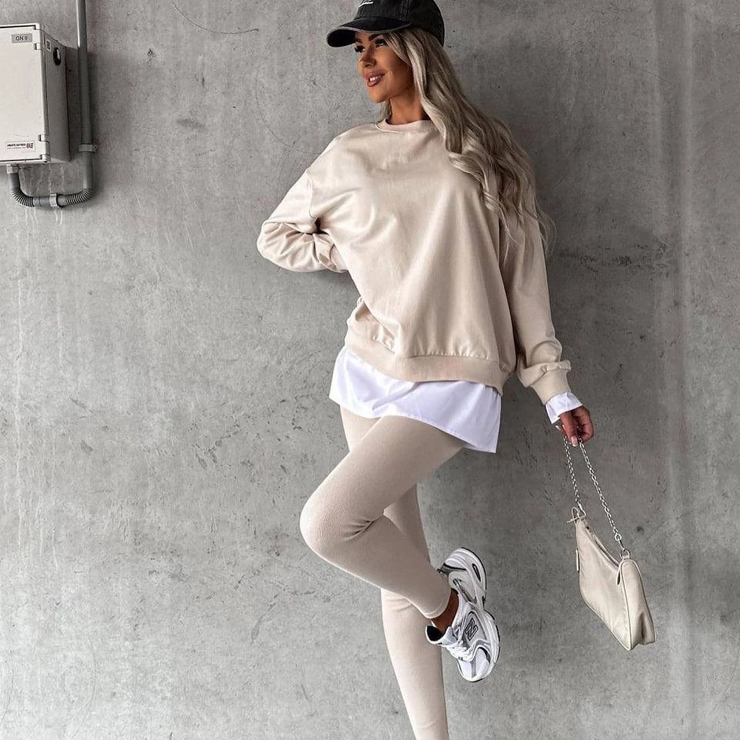 İki İplik Kumaş Takım ( İçindeki Tshirt Takımladır)