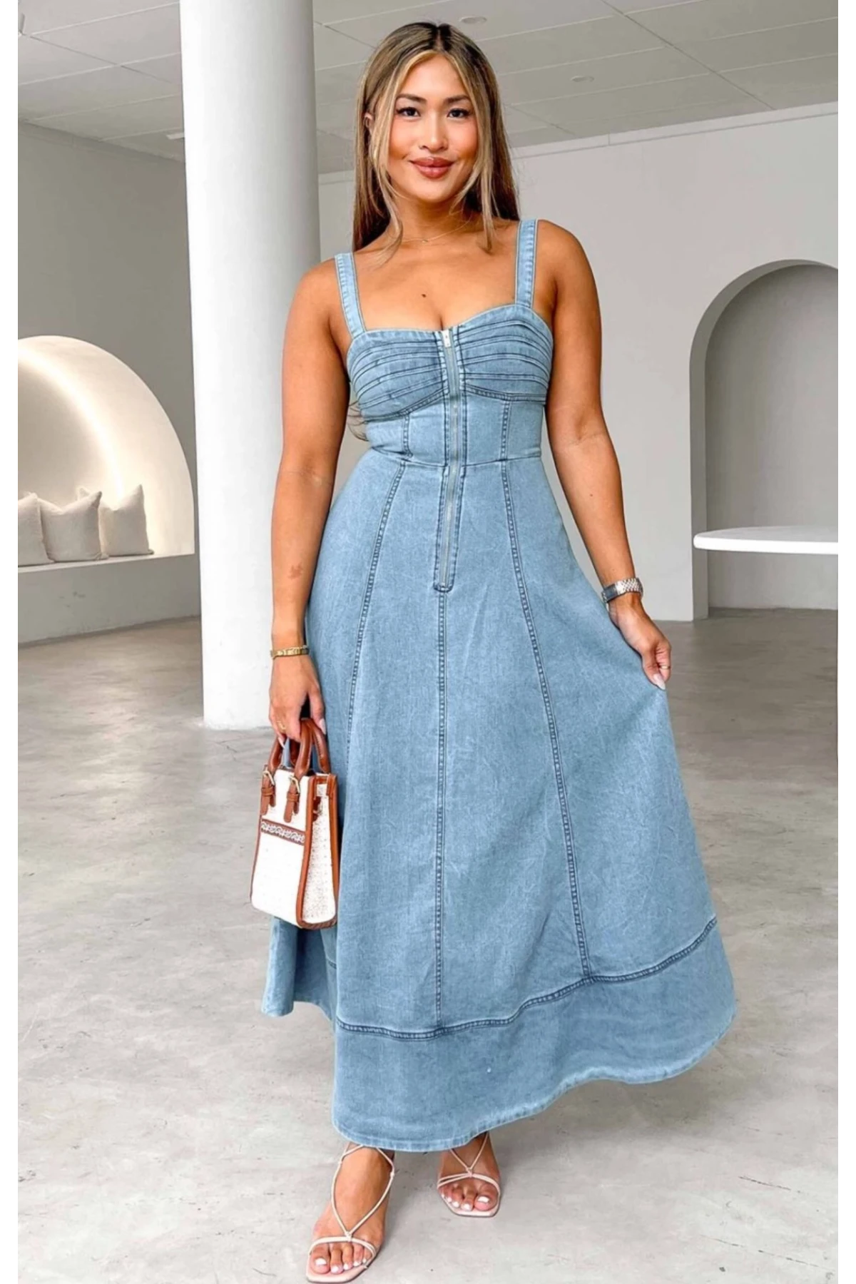 Önden Fermuarlı Kot Elbise