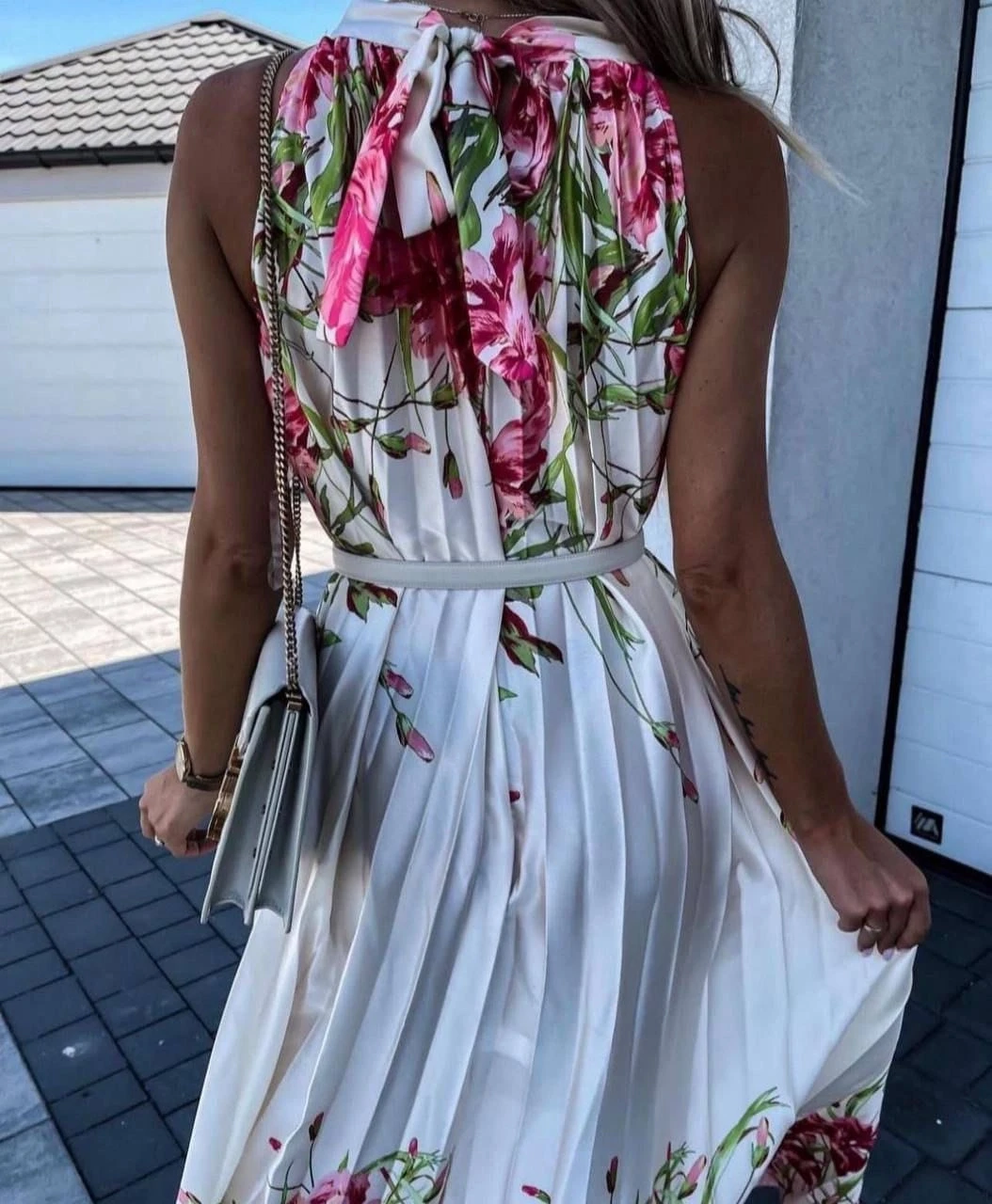 Piliseli Boyun Bağlamalı  Saten Kumas Uzun Elbise