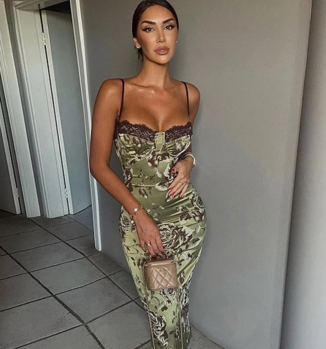 Saten Kumaş Dantelli Elbise