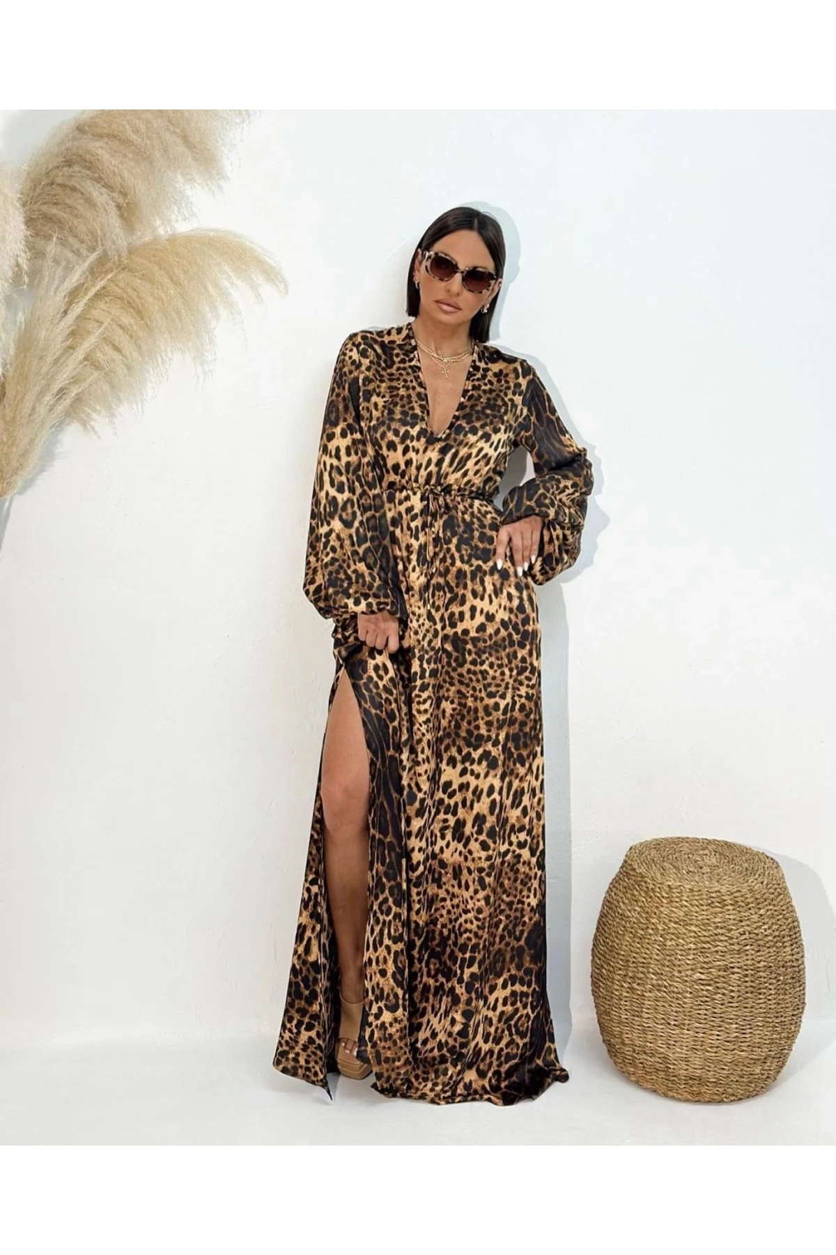 Saten Kumaş Yırtmaç Detaylı Maxi Elbise