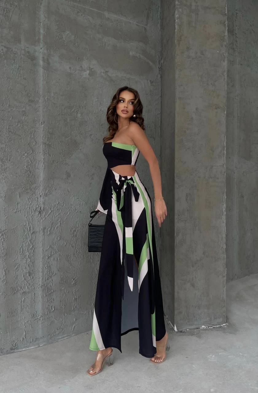 Saten Kumaş Yırtmaçlı Elbise