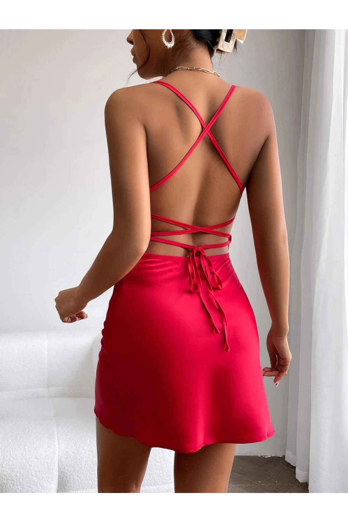 Sırt Dekolteli Saten Kumaş Elbise