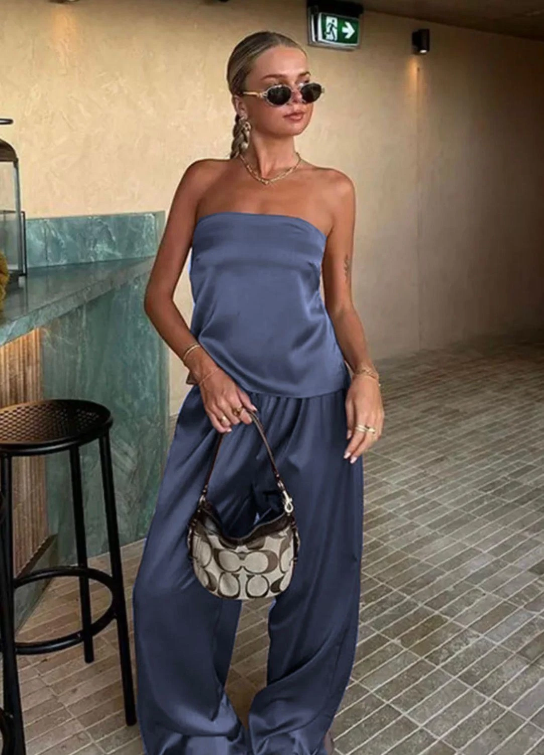 Sırt Tasarım Saten Takım