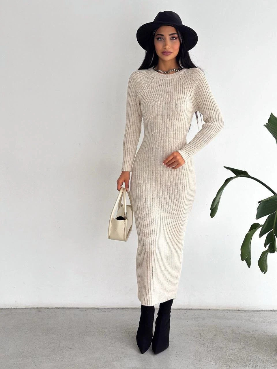 Sırt Tasarım Triko Elbise