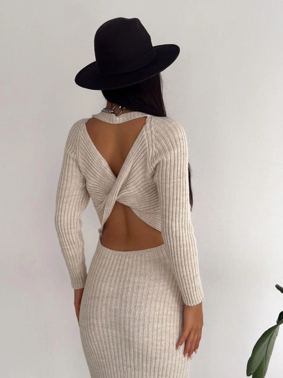 Sırt Tasarım Triko Elbise