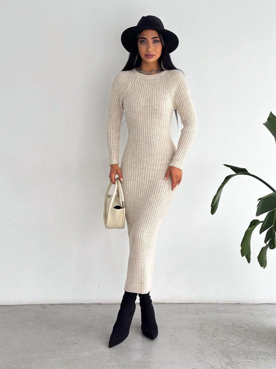 Sırt Tasarım Triko Elbise