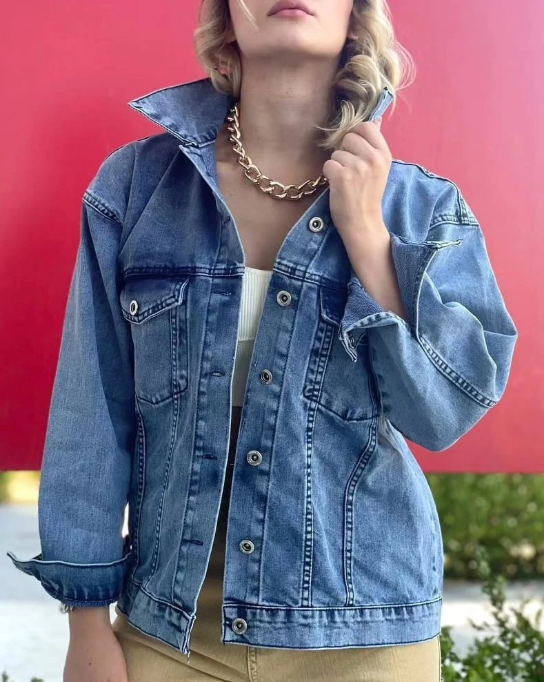 Sırtı Aplik Nakış Detaylı Salaş Jean Ceket