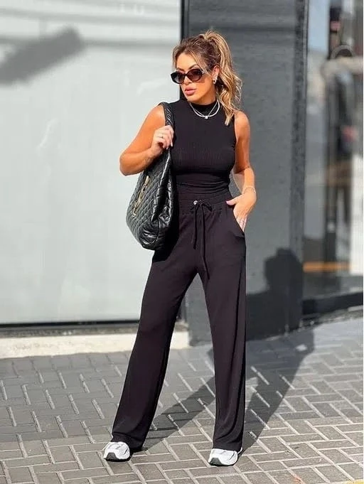 Üst Balıkçı Yaka Kolsuz Bluz Alt Beli Bağcıklı Pantolon Bürümcük Kumaş Takım