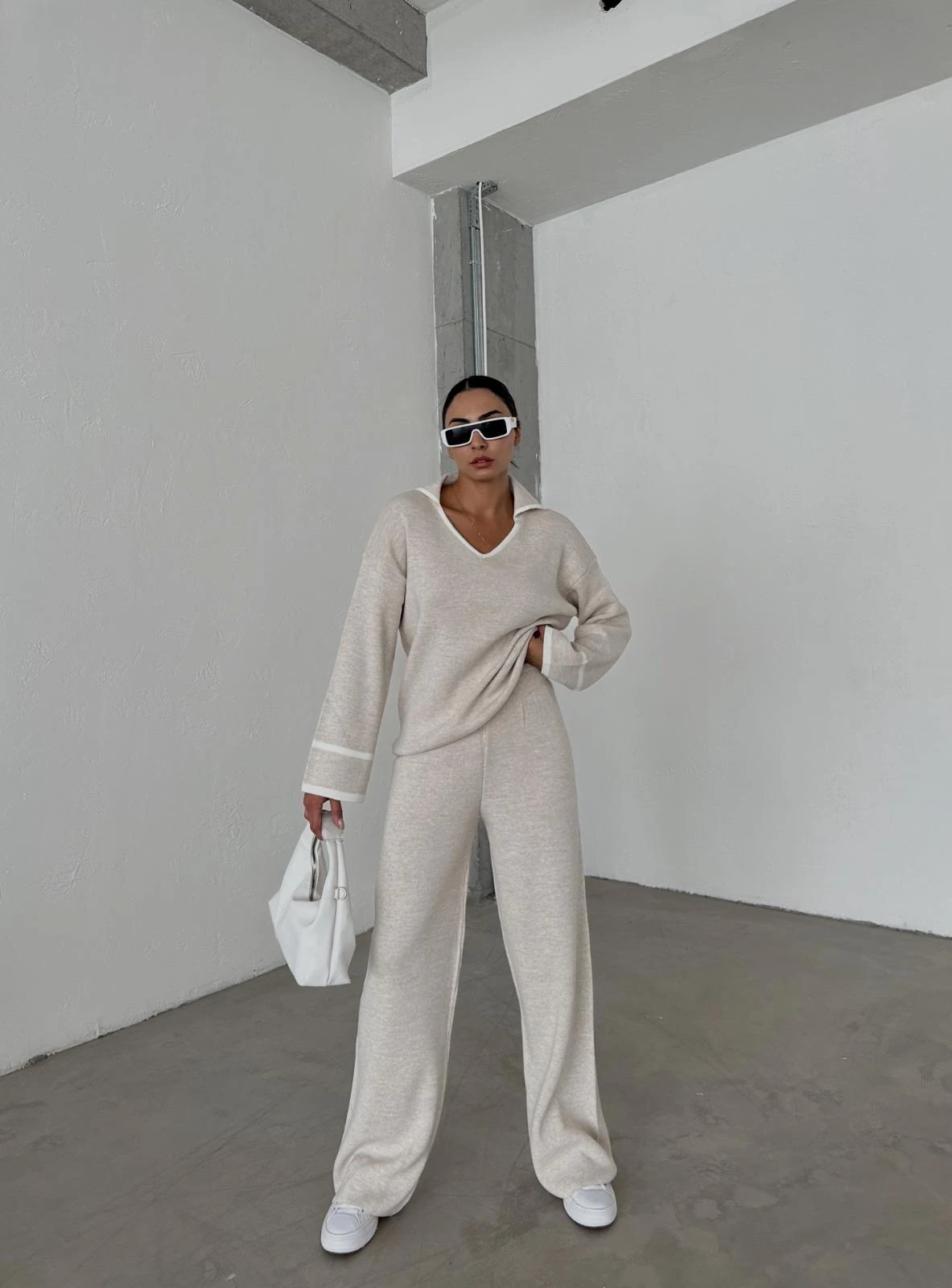 V Yaka Biyeli Triko Takım